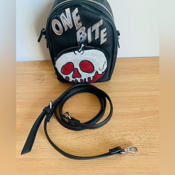 NWOT! Danielle Nicole ‘One Bite’ Crossbody Bag 🍎💀 - Picture 12 of 13
